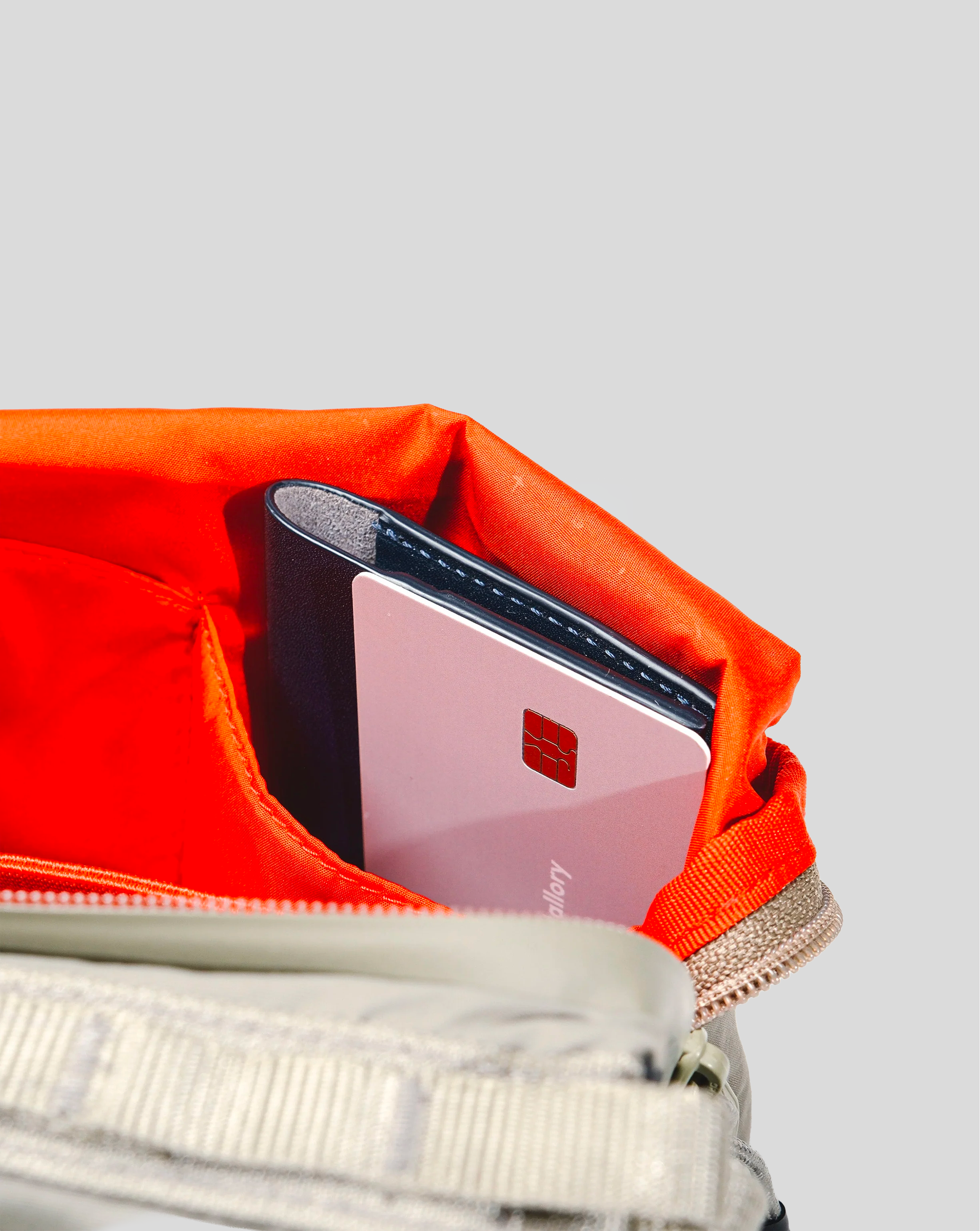 Bottle Large - Moss Putty