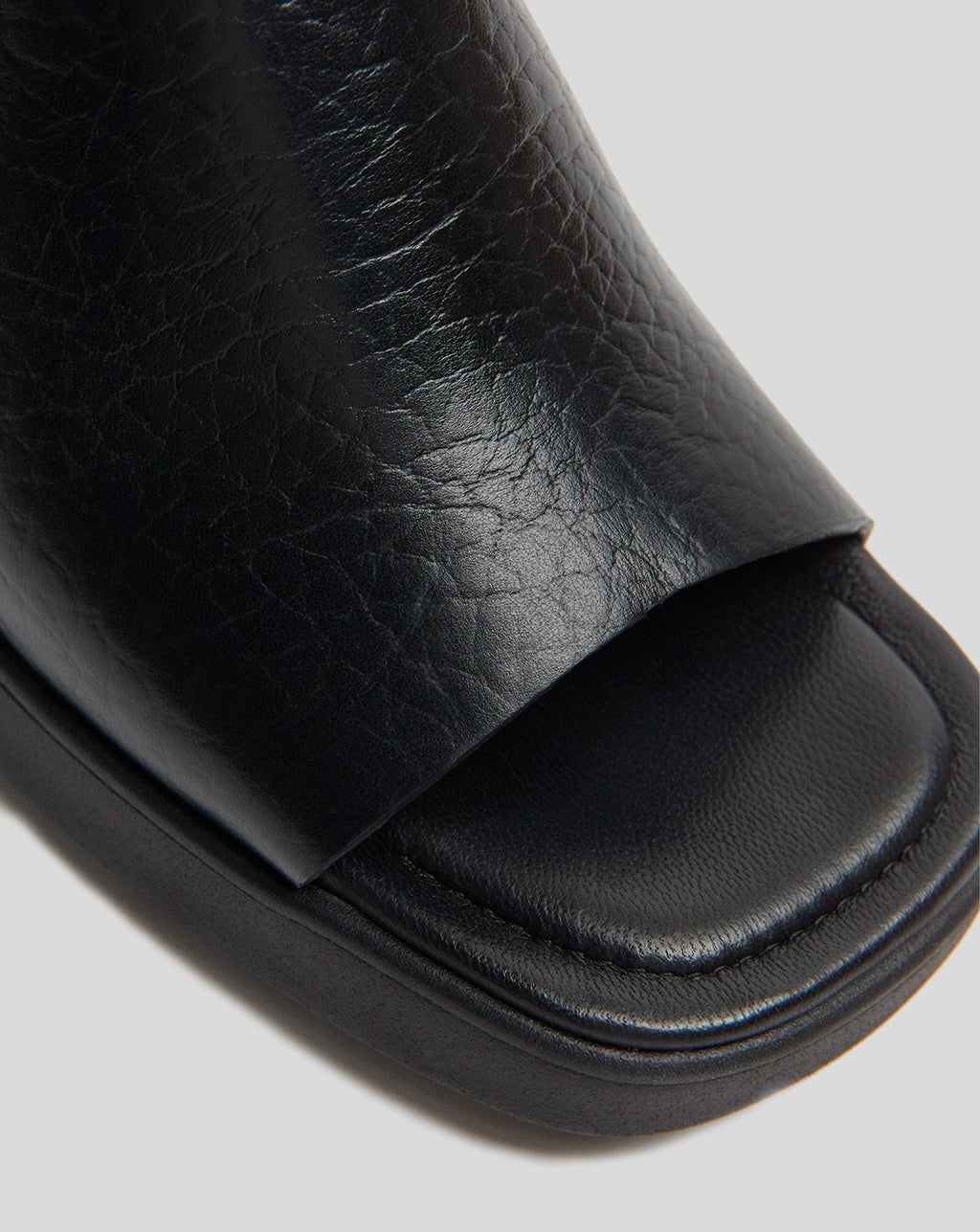 Clarin - Black