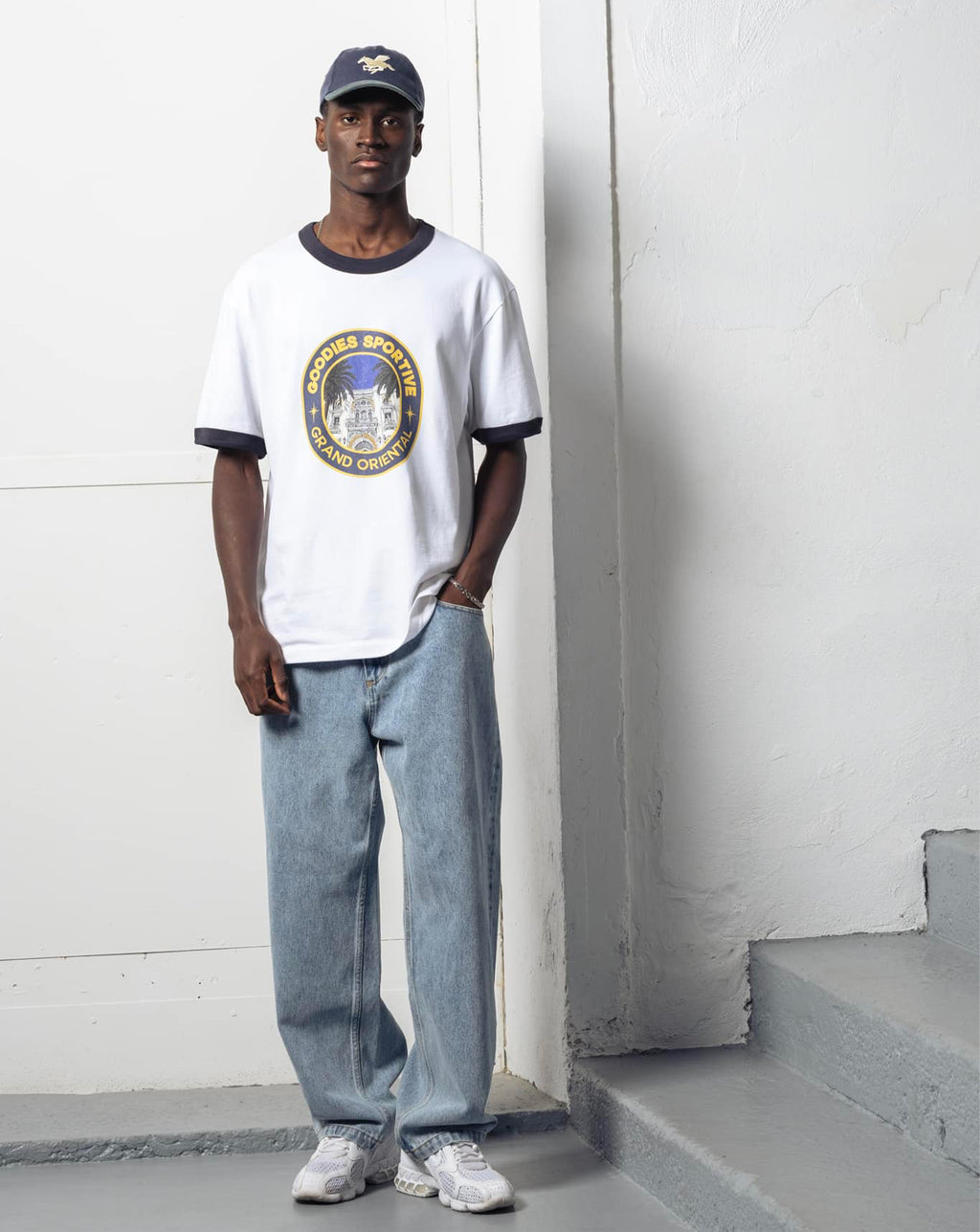 Grand Oriental - White/Navy