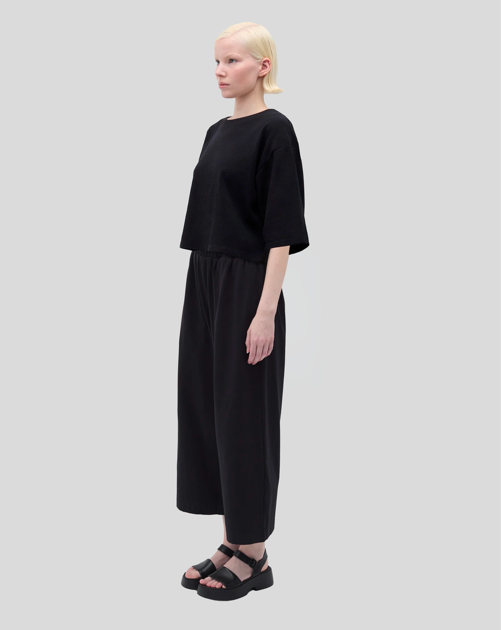 Pirita - Black