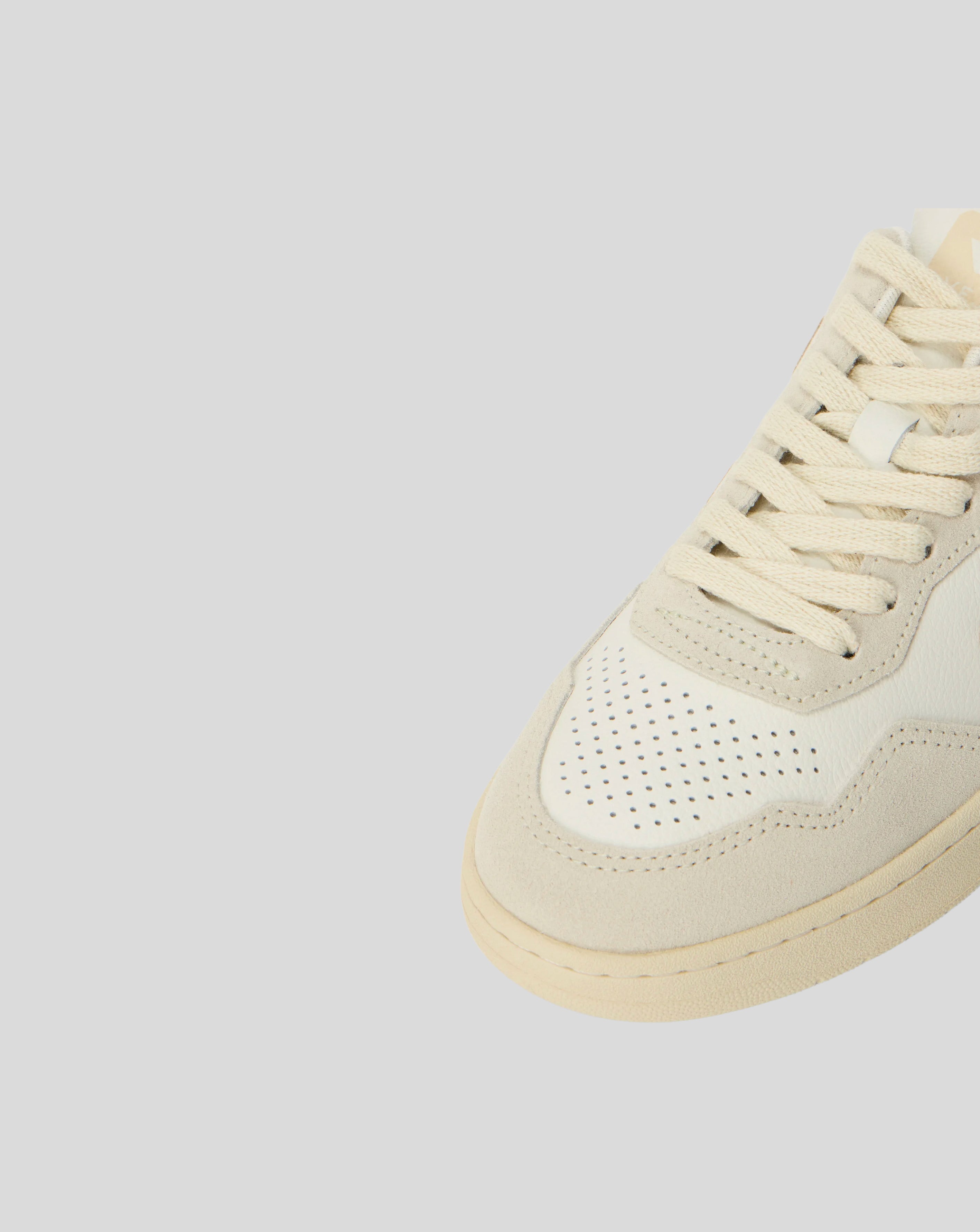 V-90  W - White taupe