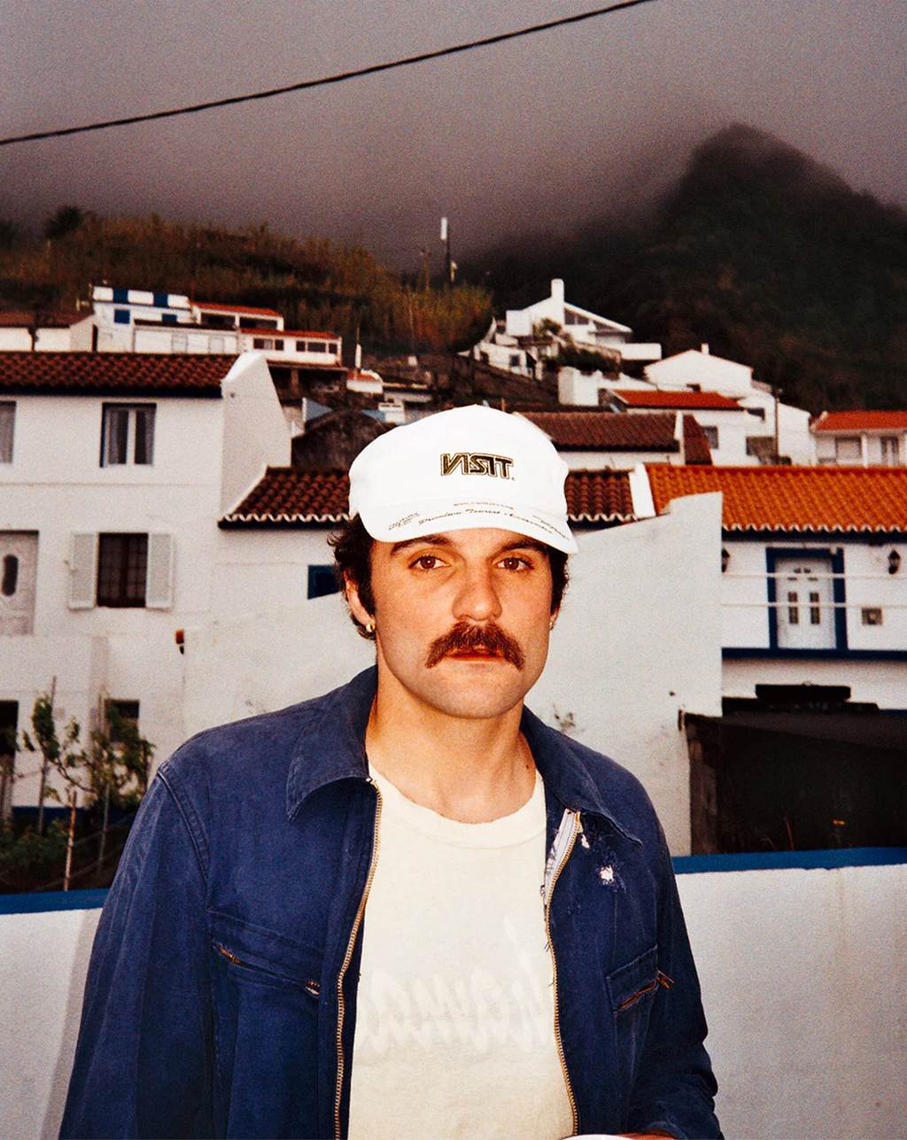 Visit Guide - White